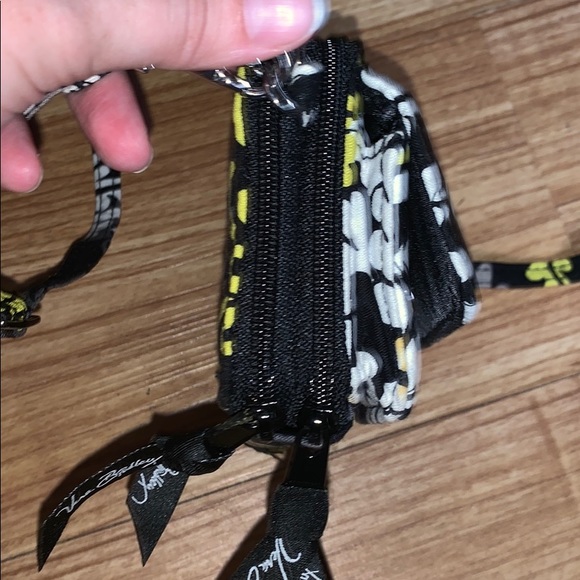Vera Bradley Wristlet - Picture 5 of 8